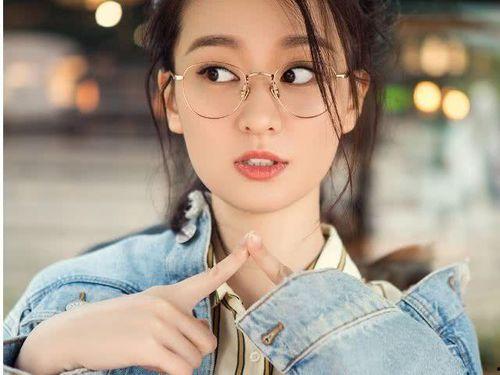 爆料乔欣上学带牙套视频,青春岁月,牙套见证成长 第2张 爆料乔欣上学带牙套视频,青春岁月,牙套见证成长 第2张